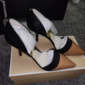 Michael Kors Wendy Pump Heels in Suntan and Black. Size 7